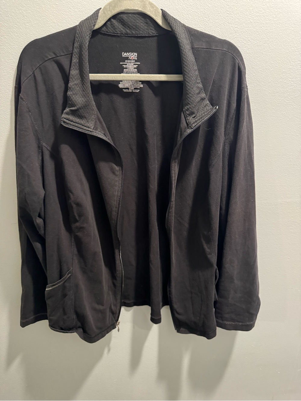 Danskin Now Women’s Black Zip-Front Jacket Size 4x 28w-28w